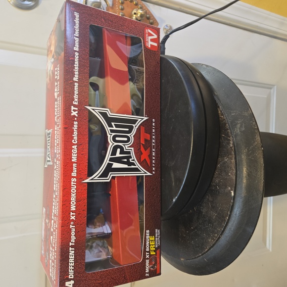 Other - Tap Out XT Extreme Training Workout Kit w/ Resistance Bands and CDs